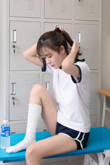 老公当着我的面和别的女人聊天